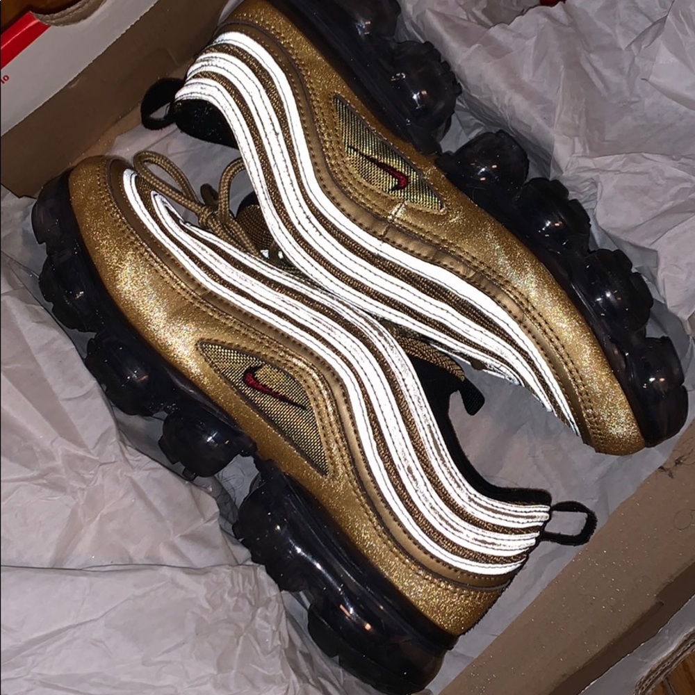 NIKE AIR VAPORMAX ‘97 (GS). FINAL PRICE. No Refund